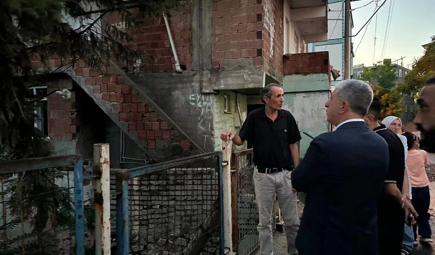 Başkan Ömeroğlu yangın mağduru aileyi yalnız bırakmadı