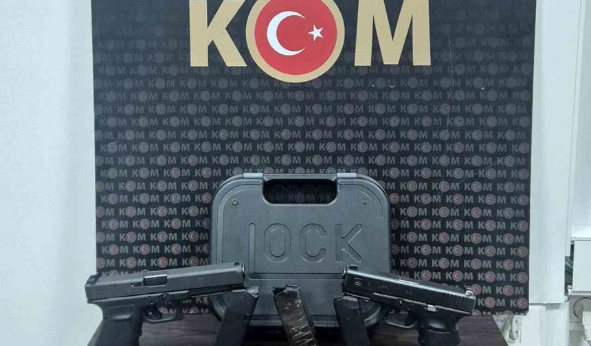 Gebze'de ruhsatsız silah ve change araç operasyonu