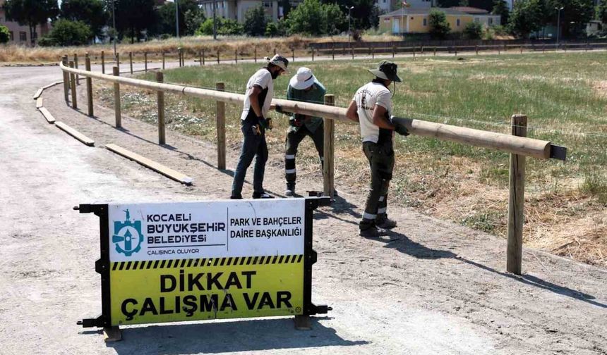 Kocaeli'de Gölcük Rahvan At Tesisi yarışlar öncesi bakıma alındı