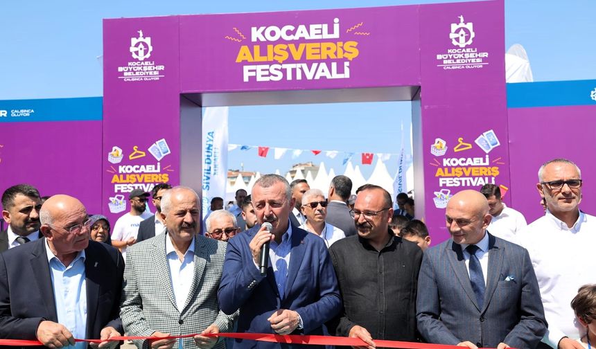 Büyükakın Kurdeleyi Kesti, Hayırlı İşler Diledi