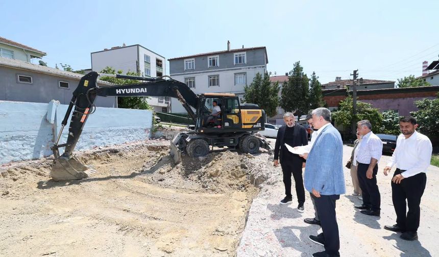 Cumhuriyet Mahallesi'nin Talebi Yerine Geliyor: Semt Konağı Projesinde İlk Kazma Vuruldu