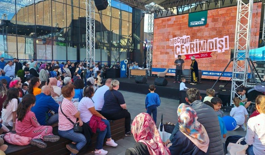 “Mecnun Çevrim Dışı” İle Tiyatro Heyecanı Başlıyor