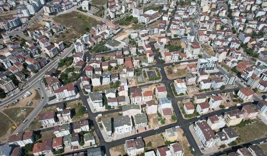 Çayırova'da Özgürlük Mahallesi'ne 4 bin ton asfalt serildi