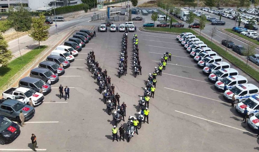 Kocaeli İl Emniyet Müdürlüğü filosuna 74 yeni araç katıldı