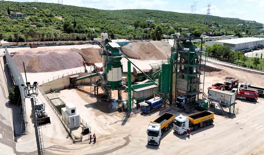 Kocaeli'nin yollarında yerli üretim gücü: 6 ayda 115 bin ton asfalt