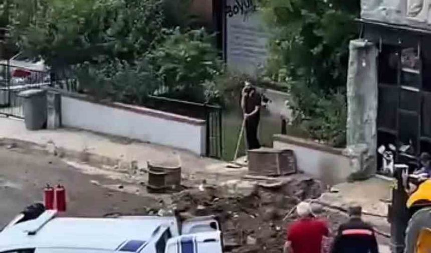 Mahallede korku dolu anlar: Gaz hattı delindi