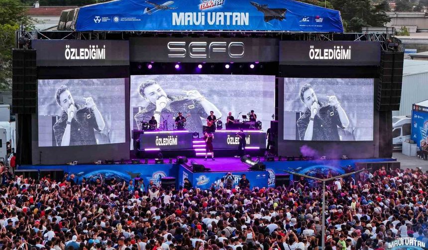 TEKNOFEST Mavi Vatan'da Sefo konseri