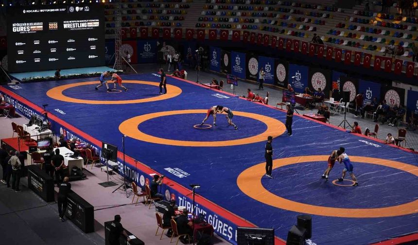 Uluslararası güreş turnuvasında Türk sporcular 27 madalya kazandı