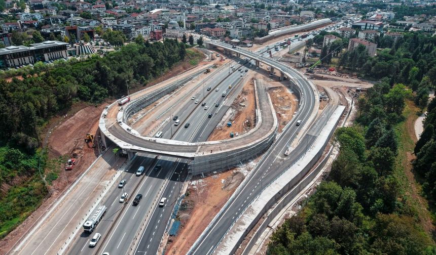 Başiskele Kavşağı’nda Trafiğe 8 Saatlik Mola