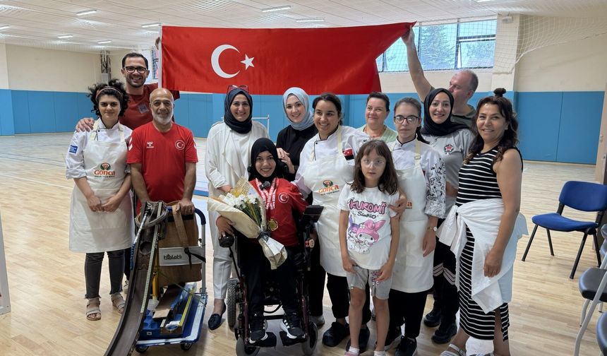 Dünya Şampiyonu Havva Alyurt’a Sürpriz Kutlama