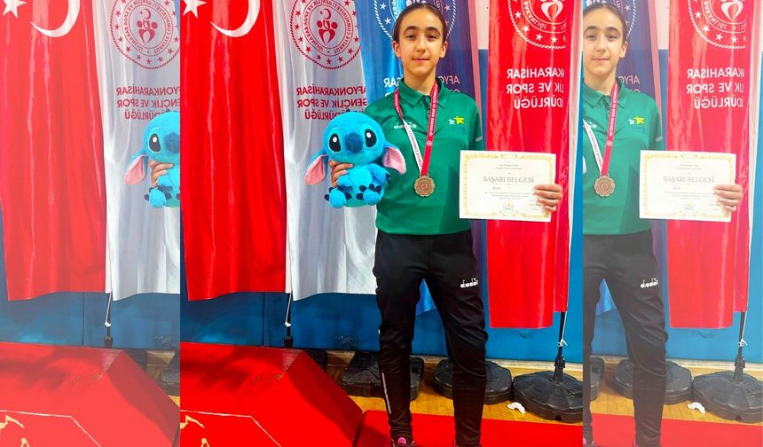 Körfezli Genç Karateci Elif Türkiye Üçüncüsü Oldu