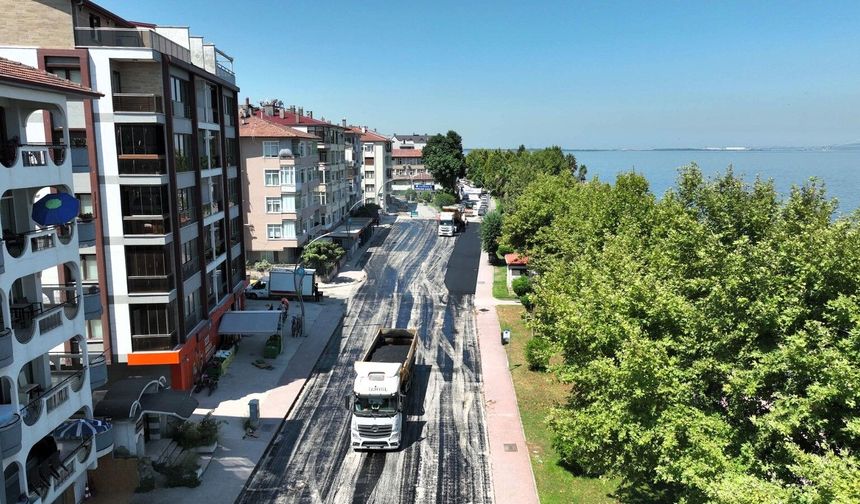 Karamürsel Plaj Yolu Caddesi Yenilendi