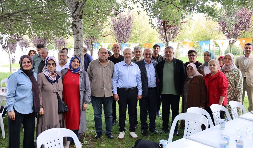 AK Parti İzmit Teşkilatı Piknikte Buluştu
