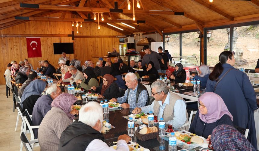 Kandıra’nın Büyükleri Saygınlar Kahvaltısı’nda Buluşmaya Devam Ediyor