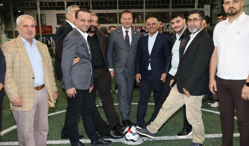 Başkan Emengen’den Körfez’de Vefa Mesajı: “Hiçbir Ülkücü Yalnız Değildir”