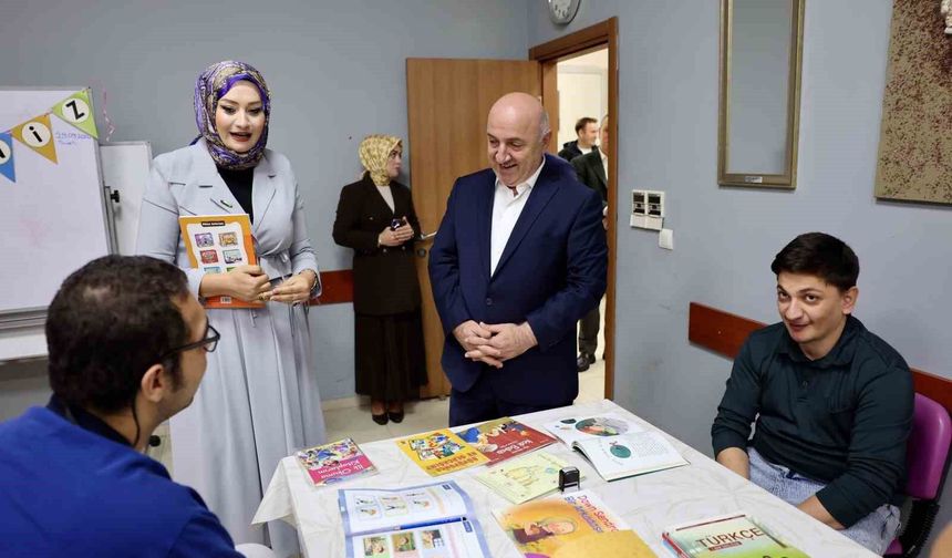 Hem üretiyor hem sosyalleşiyorlar