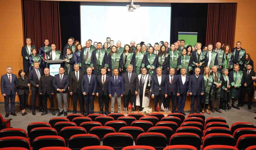 Kocaeli Sağlık ve Teknoloji Üniversitesi'nde yeni akademik yılı açılışı yapıldı