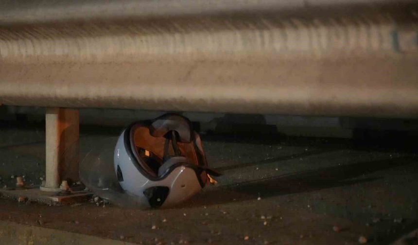Motosiklet bariyere çarptı: 34 yaşındaki sürücü yaralandı