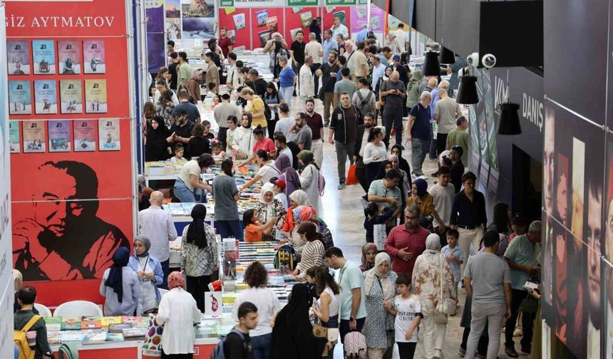 Türkiye'nin en büyük kitap fuarı 16. kez kapılarını açıyor