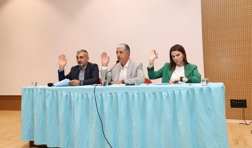 Dilovası'nda Birinci Sınıf ve İhtiyaç Sahibi Öğrencilere Kırtasiye Desteği