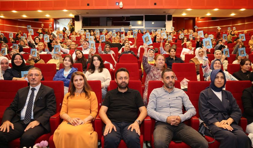 “Gece Açan Çiçekler” Okuyan Şehir’de Tahlil Edildi