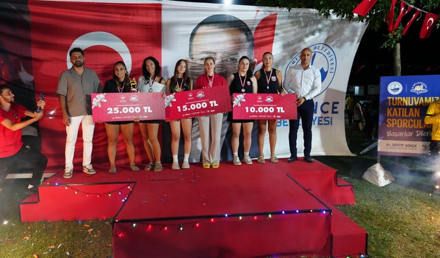 Derince’de 126 Takımlı Voleybol Şöleni