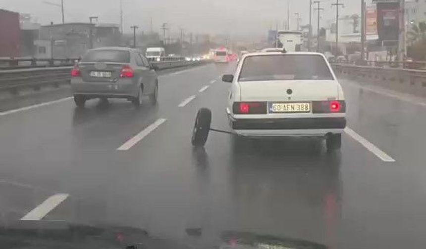 Aks demiri kırılan otomobilin tekerleği yerinden çıktı