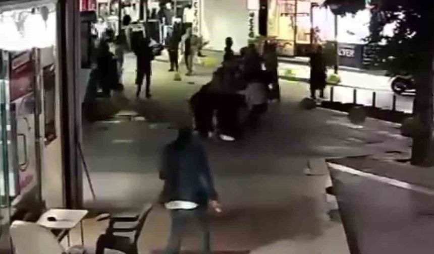 Kocaeli'de anne ve kızını cadde ortasında darbettiler