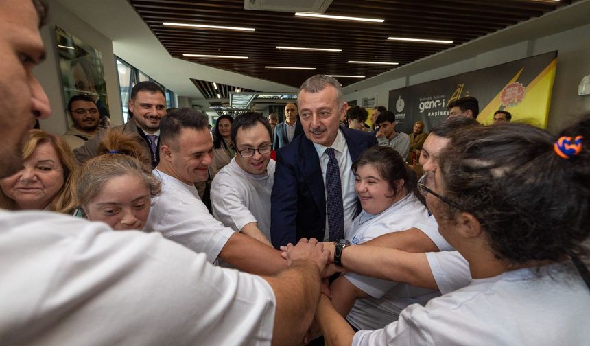 Başkan Büyükakın’dan Gençlere Kariyer Tavsiyesi: “Hata Yapmaktan Korkmayın”
