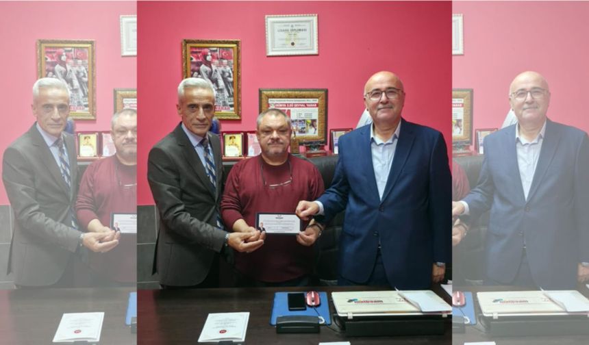 Eski Bakan Ziya Selçuk  Körfez’de Konferans Verecek