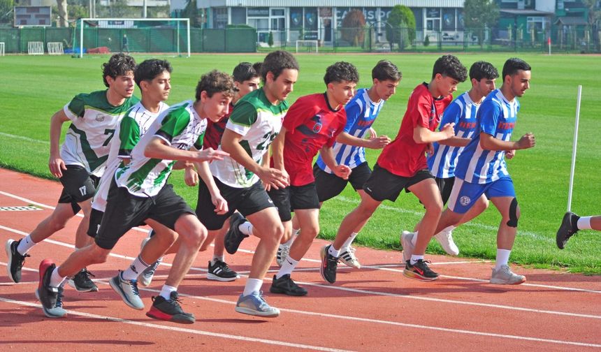 Körfez’de Liseliler Cumhuriyet Kupası İçin Koştular