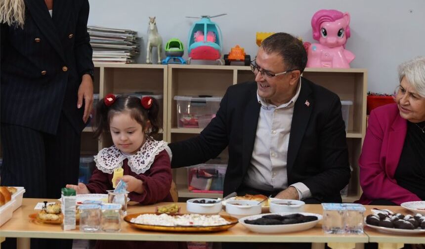 Başkan Gökçe, Eğitimin ve Öğrencilerin Yanında