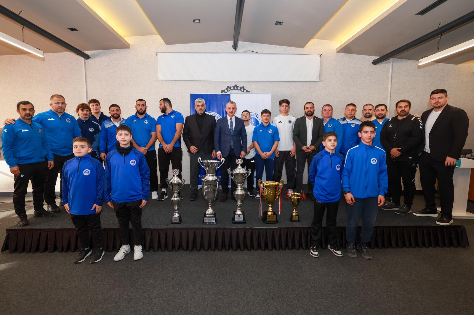 Büyükakın, Kağıtspor'un Başarılı Sporcularını Tebrik Etti (12)