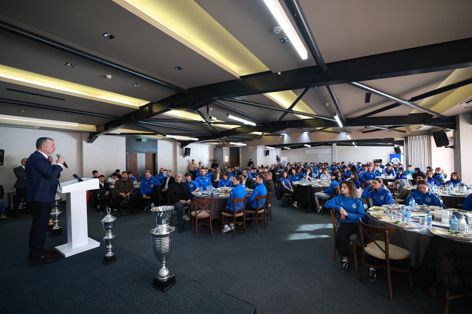 Büyükakın, Kağıtspor'un Başarılı Sporcularını Tebrik Etti (8)