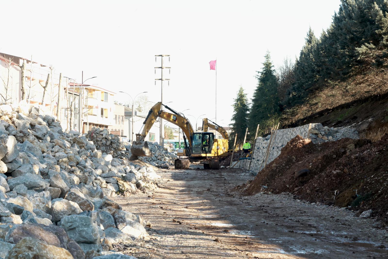 Büyükakın Şehrin Temposuna Durmadan Çalışarak Yetişiyoruz (4)