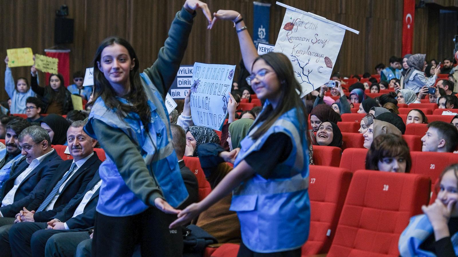 Büyükakın İyilik Bulaşıcıdır, Biz De Onun Taşıyıcısıyız (11)