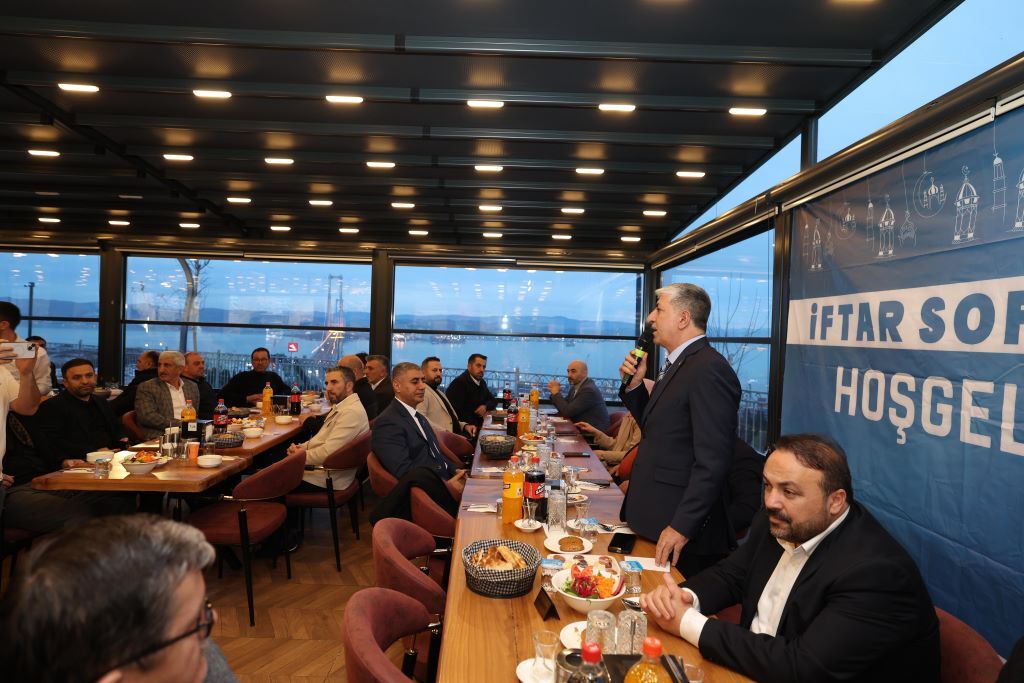 Dilovası’nda Ramazan’ın Bereketi Aynı Sofrada Paylaşıldı (7)