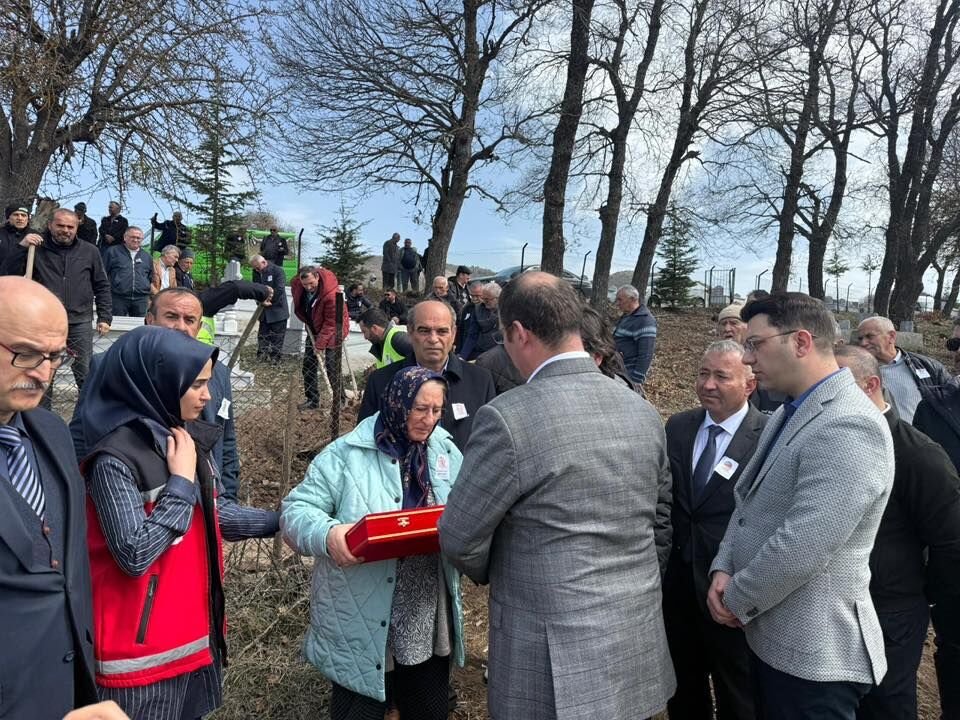 658138543 1357395076421136 1984737098963935457 N