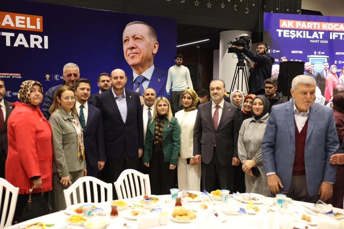 Başkan Büyükakın Da Katıldı Ak Parti Iftarında 3 Bin Kişi Aynı Sofrada Oruçlarını Açtı (12)