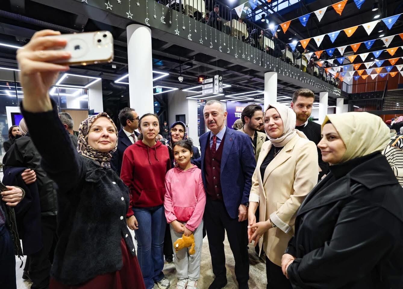 Başkan Büyükakın Da Katıldı Ak Parti Iftarında 3 Bin Kişi Aynı Sofrada Oruçlarını Açtı (20)