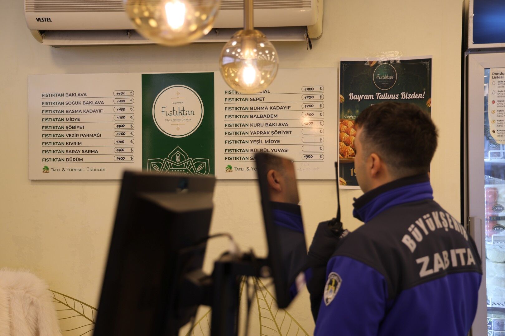 Büyükşehir Zabıtası Huzurlu Bir Bayram Için Sahada (1)