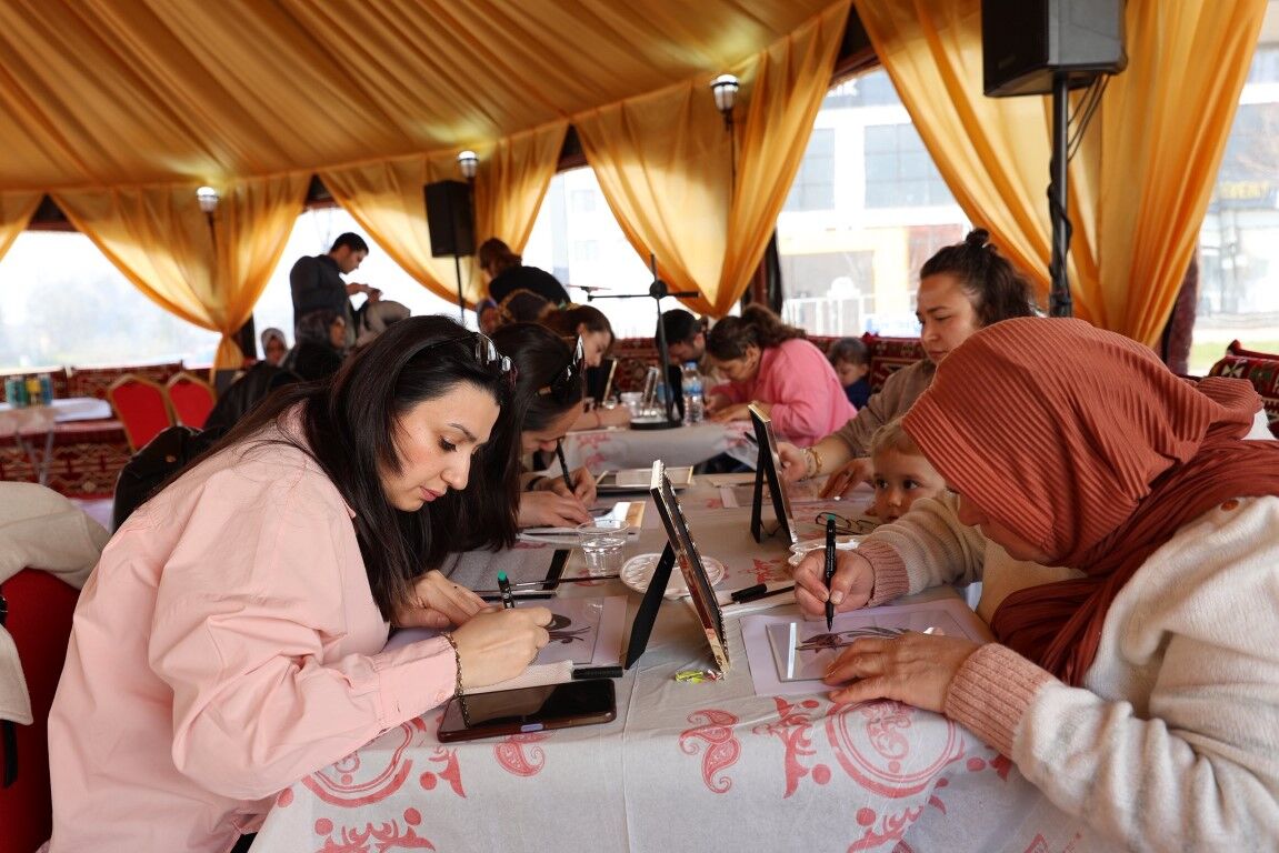 Kartepe Kent Meydanı’nda Sanat Rüzgarı (9)