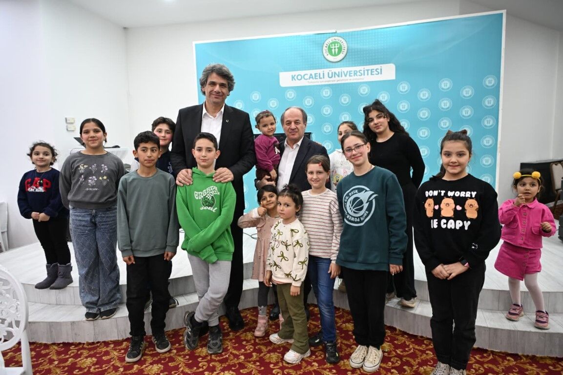 Kartepe’de Dünya Yetimler Günü’nde Kardeşlik Sofrası Kuruldu (7)