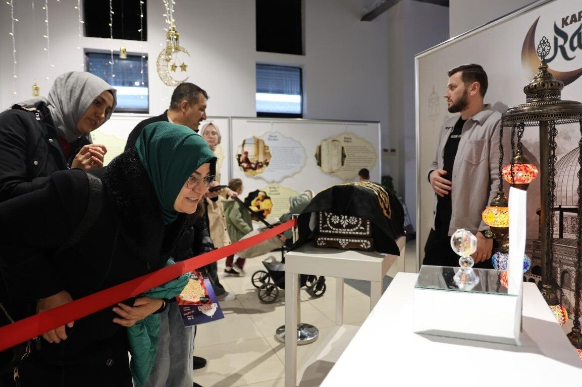 Kartepe’de Mukaddes Emanetlere Yoğun İlgi (5)