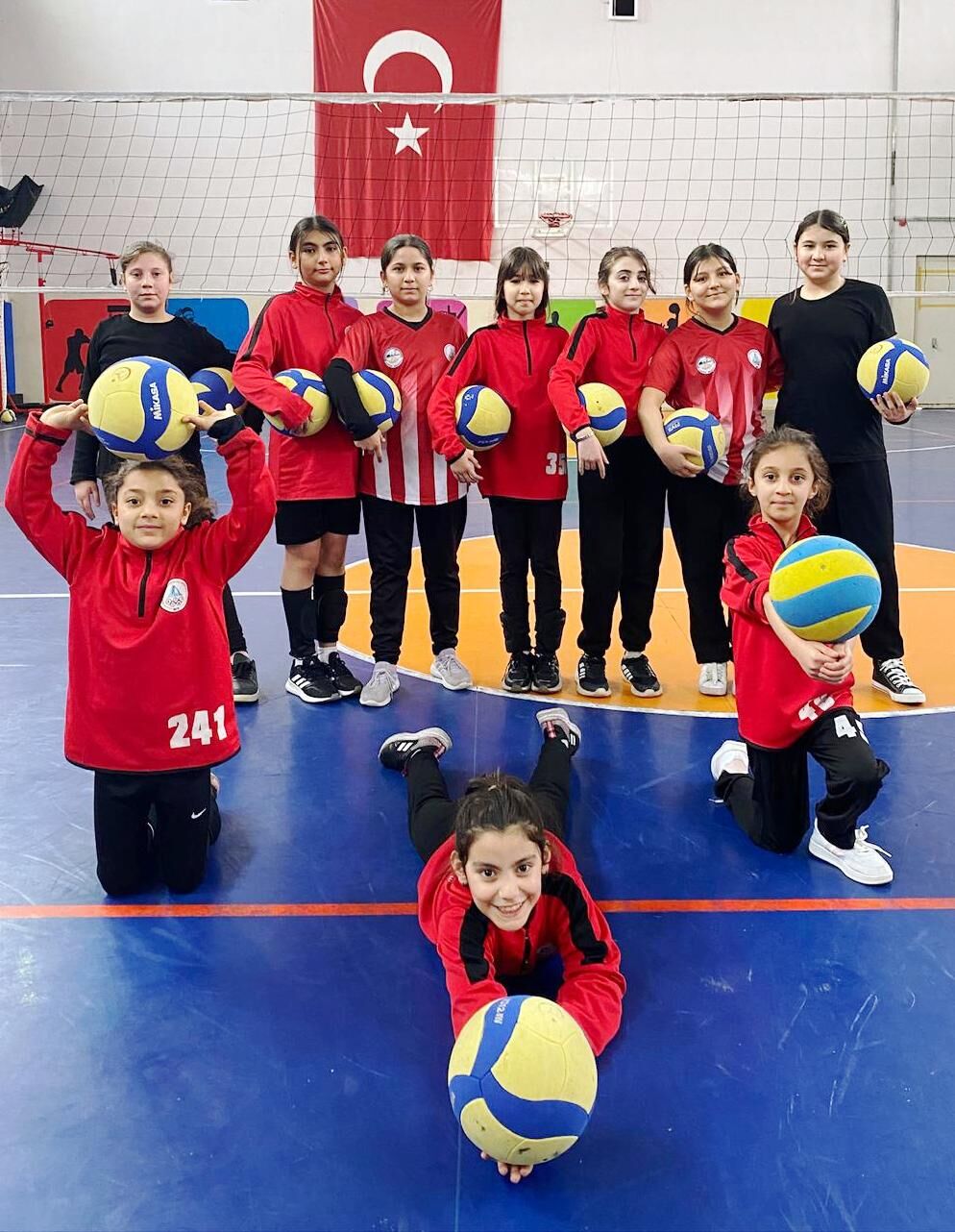 Körfez Gb Spor Okulu Basketbol Ve Voleybol Öğrenci̇leri̇ 1