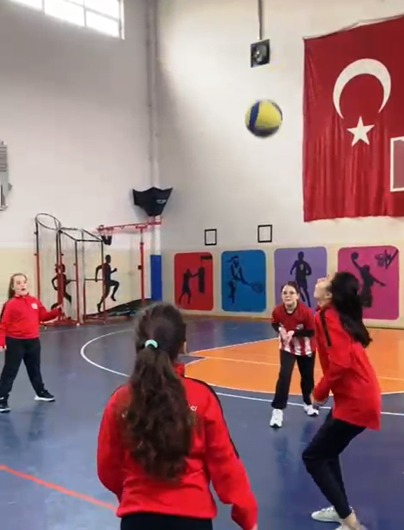 Körfez Gb Spor Okulu Basketbol Ve Voleybol Öğrenci̇leri̇ 5
