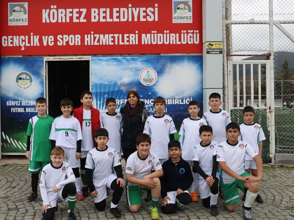 Körfez İmam Hati̇p Ortaokulu