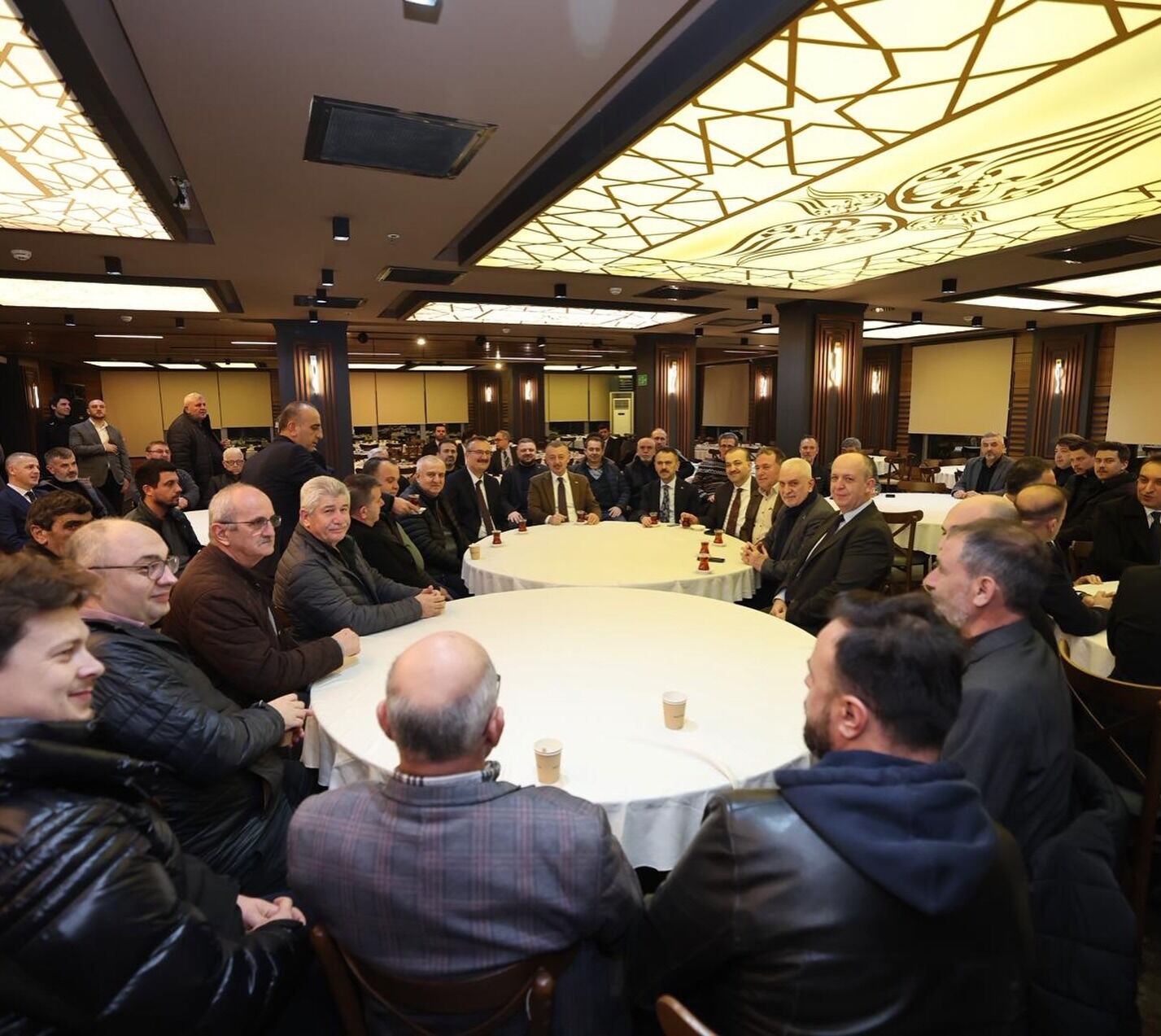 Ziraatçılar, Başkan Büyükakın’ı Çay Içmeden Bırakmadı (2)