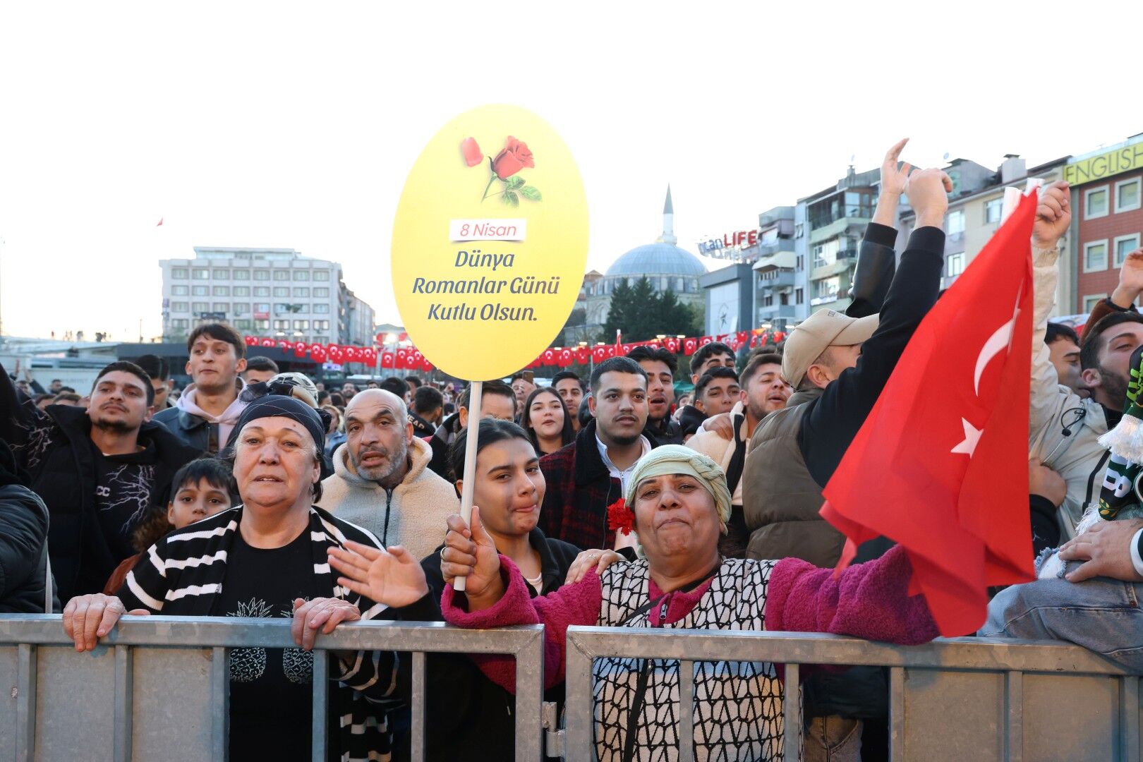 İlle De Roman Olsun Kent Meydanı'nı Salladı (5)