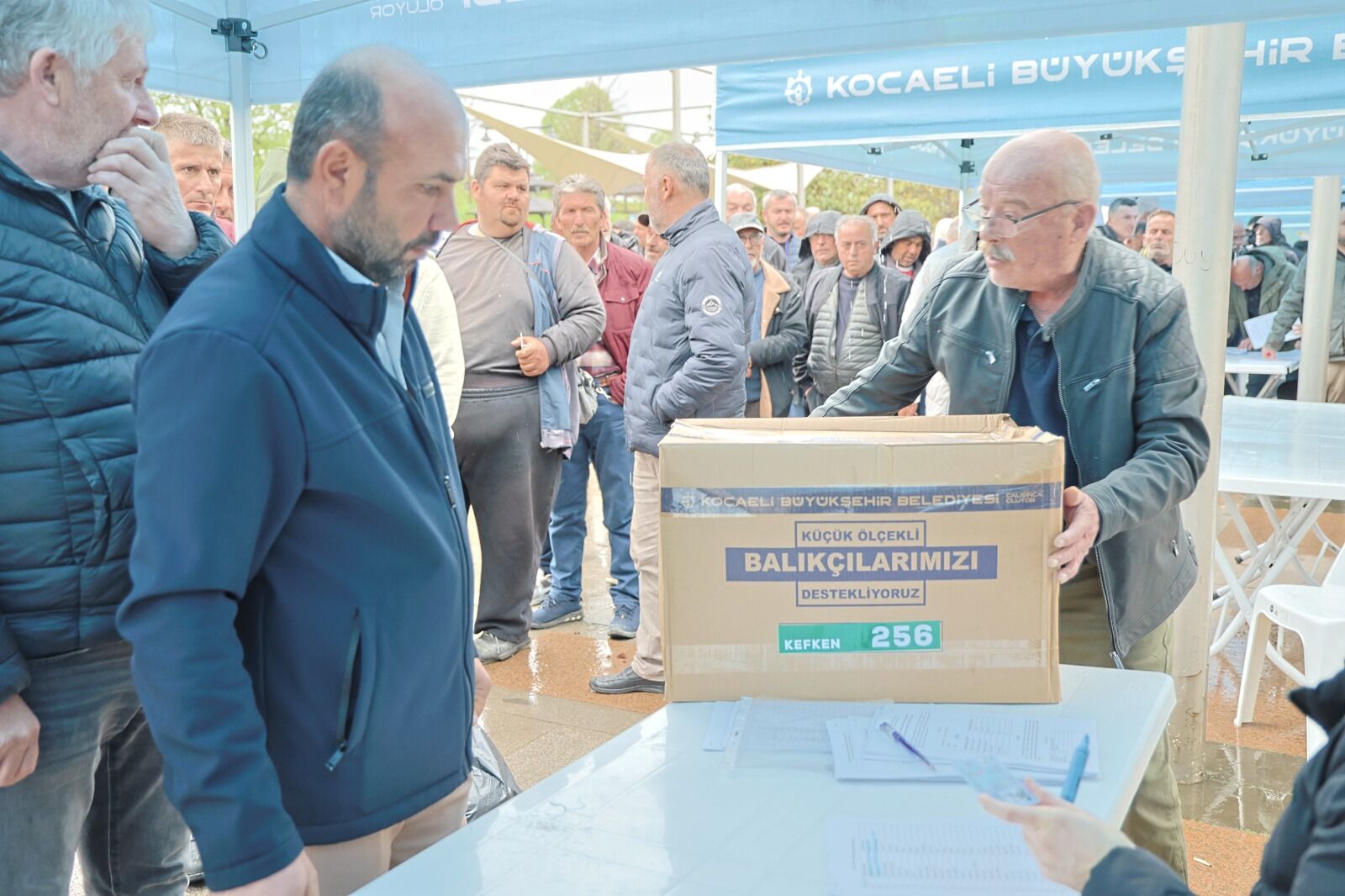 Kocaeli Büyükşehir, Balıkçılara Malzeme Dağıttı (6)